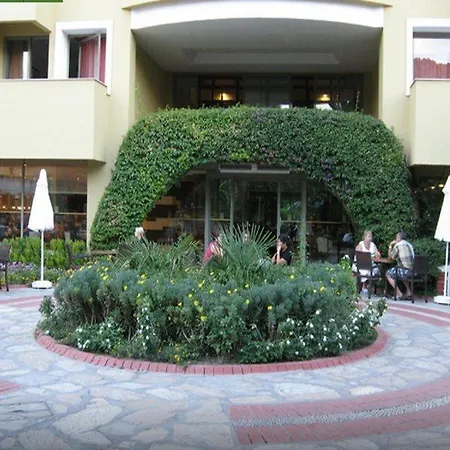 Отель Corinthia Club Текирова