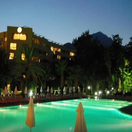 Отель Corinthia Club 5*