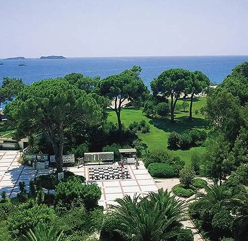 Corinthia Club