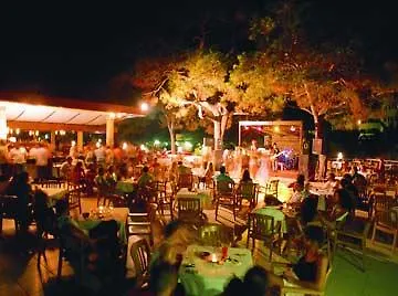Corinthia Club מלון טקירובה