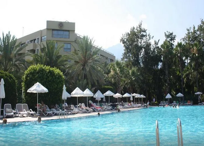 Hotel Corinthia Club
