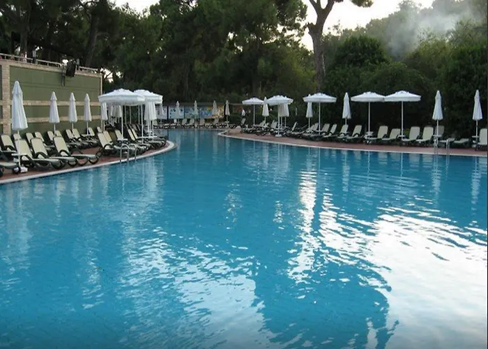 Hotel Corinthia Club
