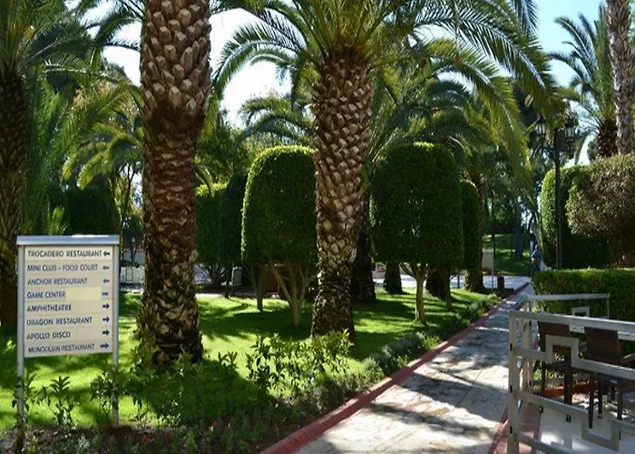 Hotel Corinthia Club